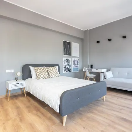Alfie Center Apartment