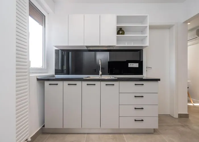 Alfie Center * 부쿠레슈티